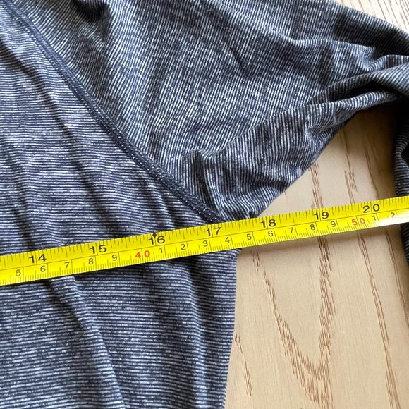 The North Face Stretch Lightweight Half-zip Top, Size M, Like New - Picture 7 of 7